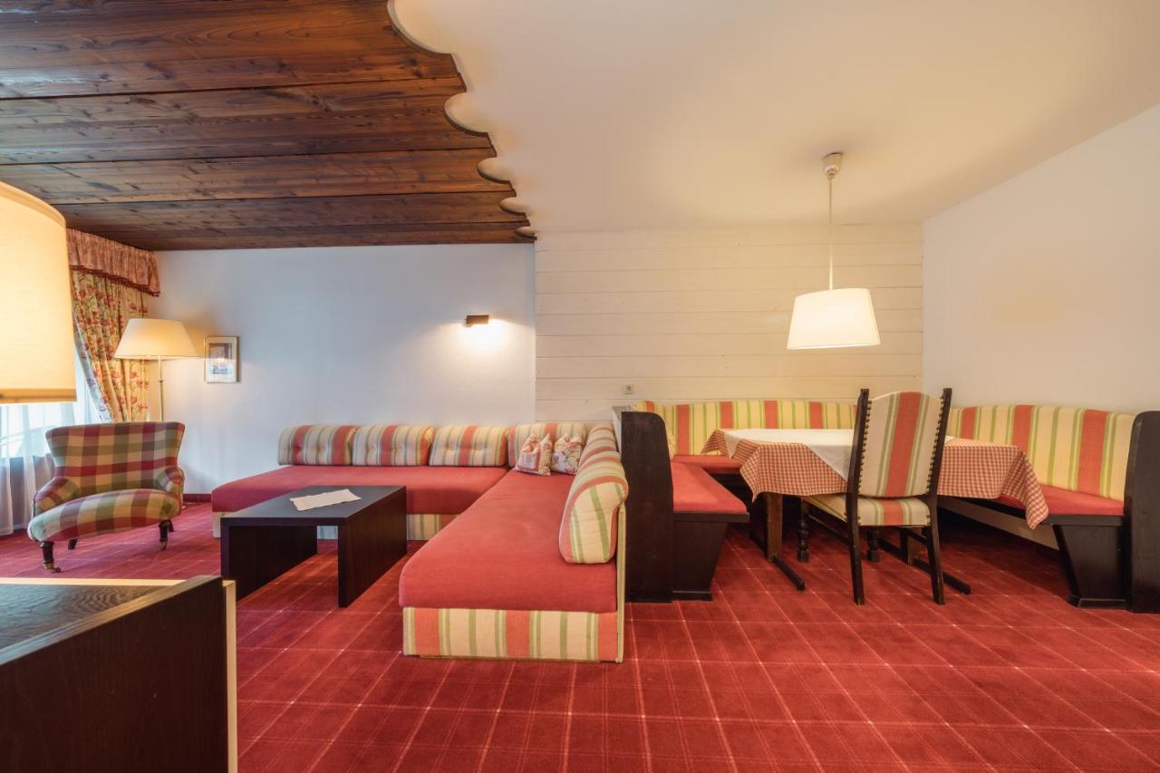 Apartment Hotel Pfeifer ガシュルン エクステリア 写真