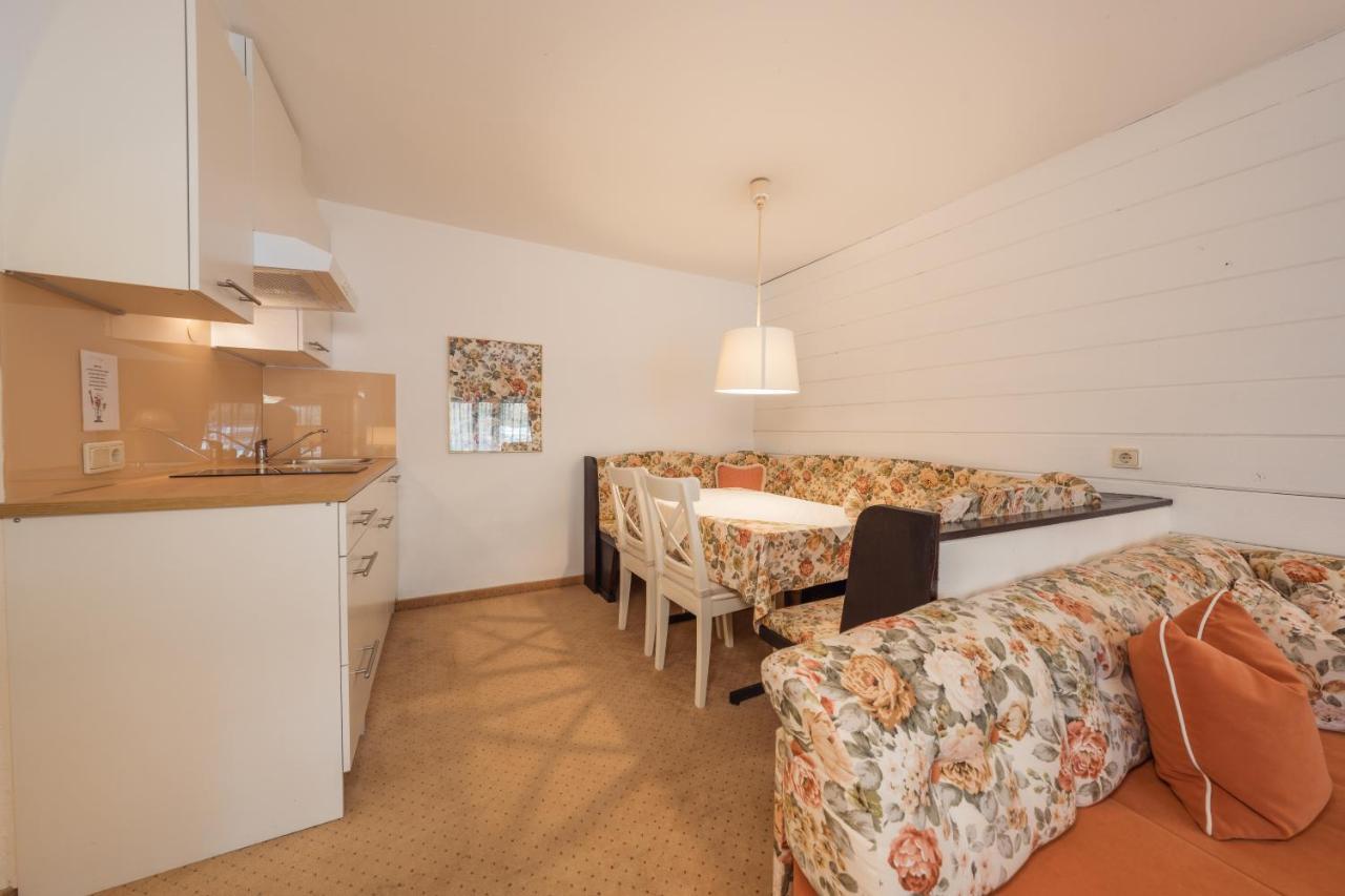 Apartment Hotel Pfeifer ガシュルン エクステリア 写真
