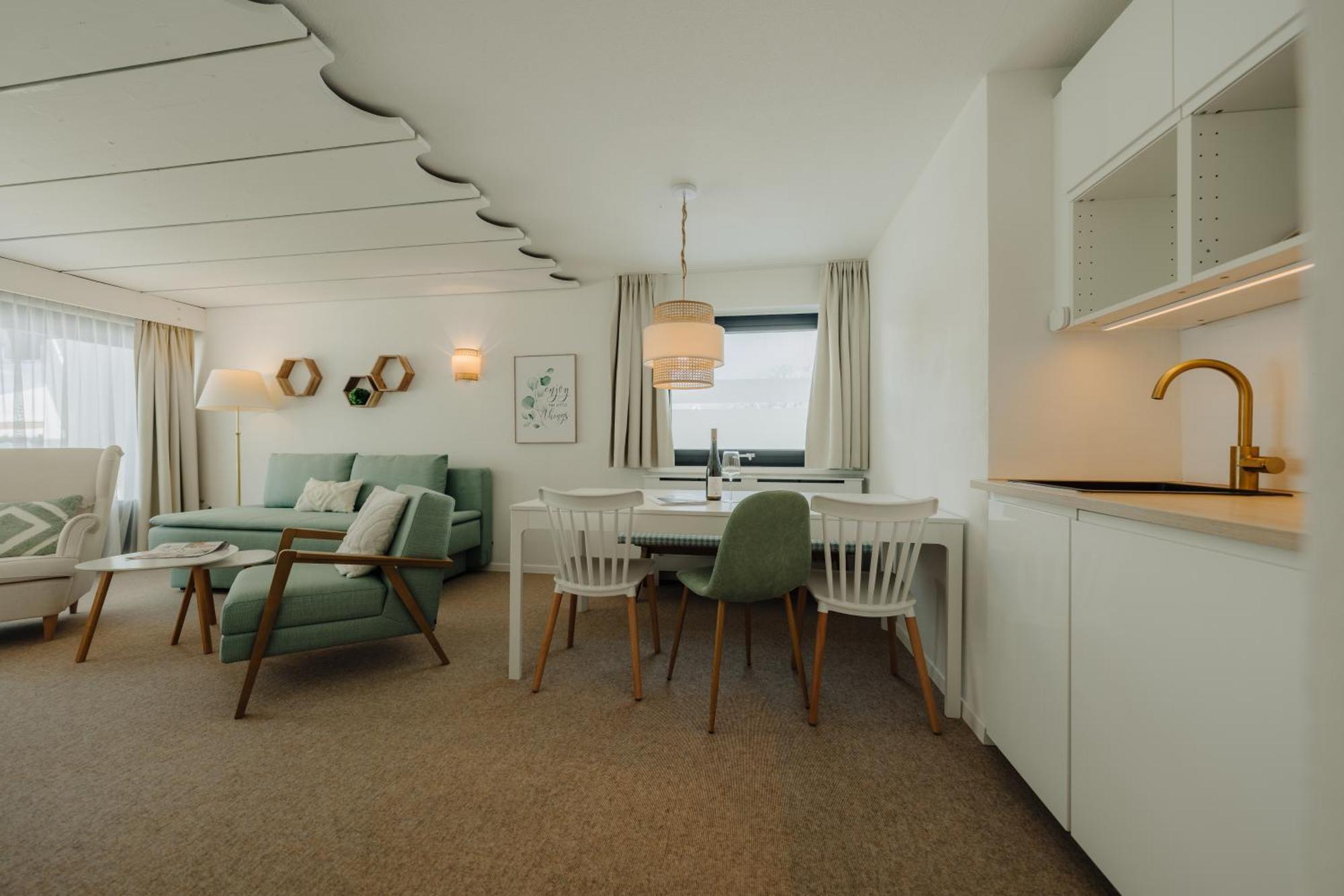 Apartment Hotel Pfeifer ガシュルン エクステリア 写真